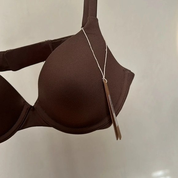 SKIMS FITS EVERYBODY T-SHIRT BRA NWT - OXIDE size 32A - Picture 5 of 7